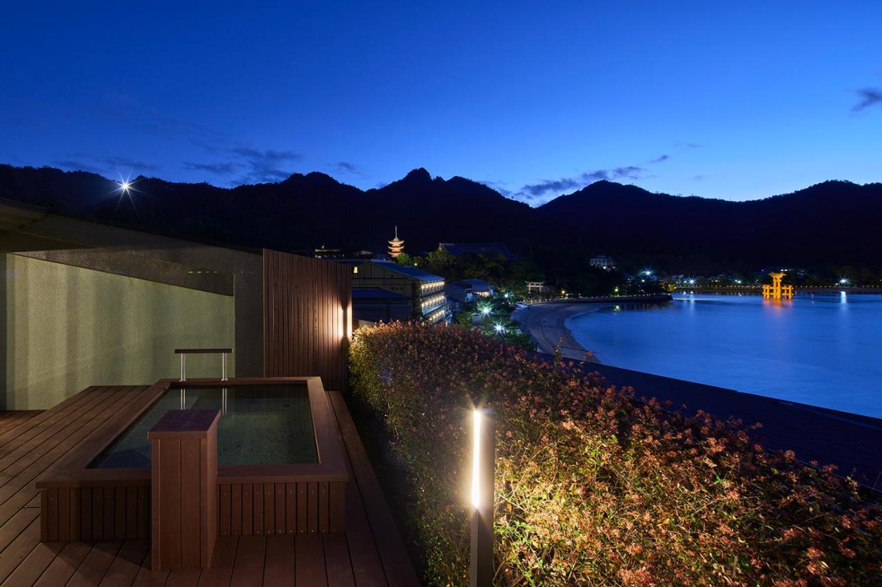 Отель Itsukushima Iroha Хацукаити Экстерьер фото