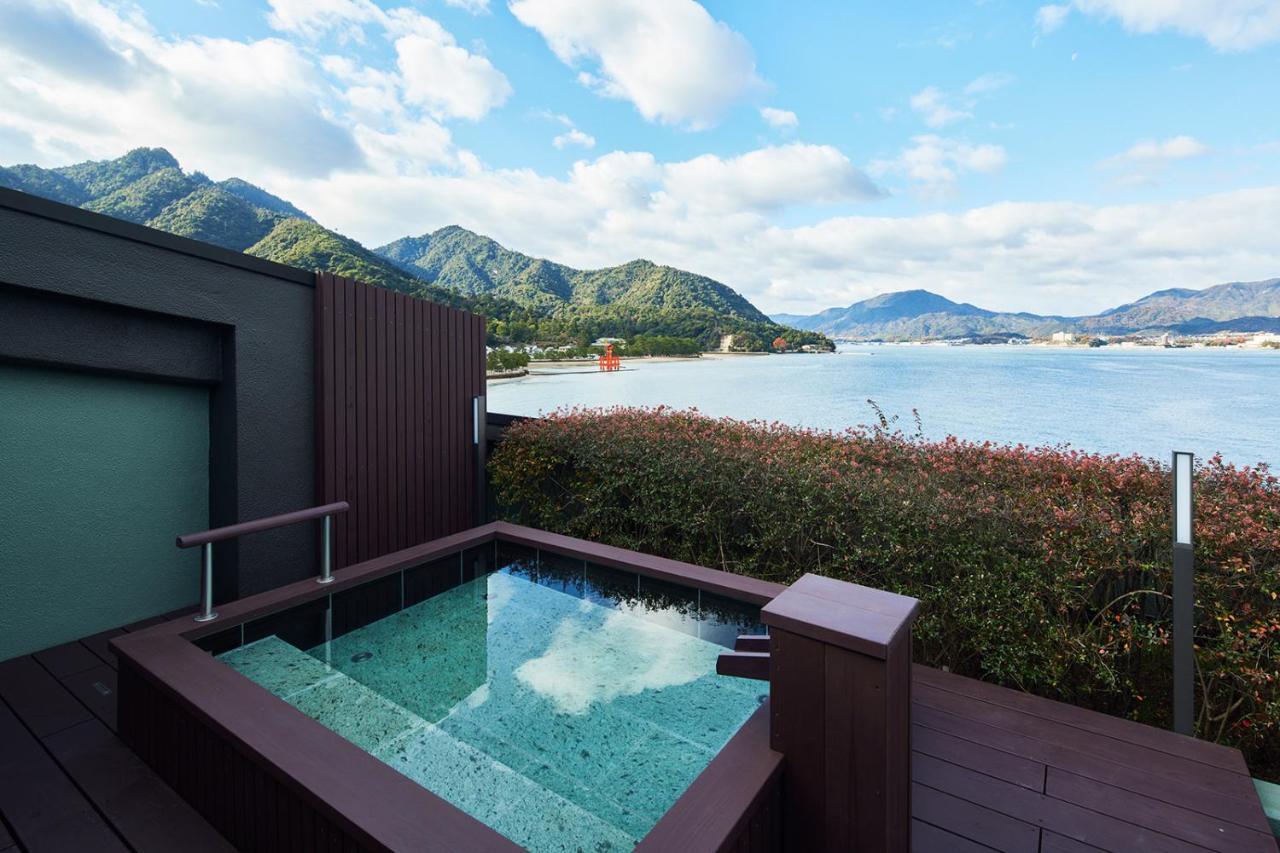 Отель Itsukushima Iroha Хацукаити Экстерьер фото