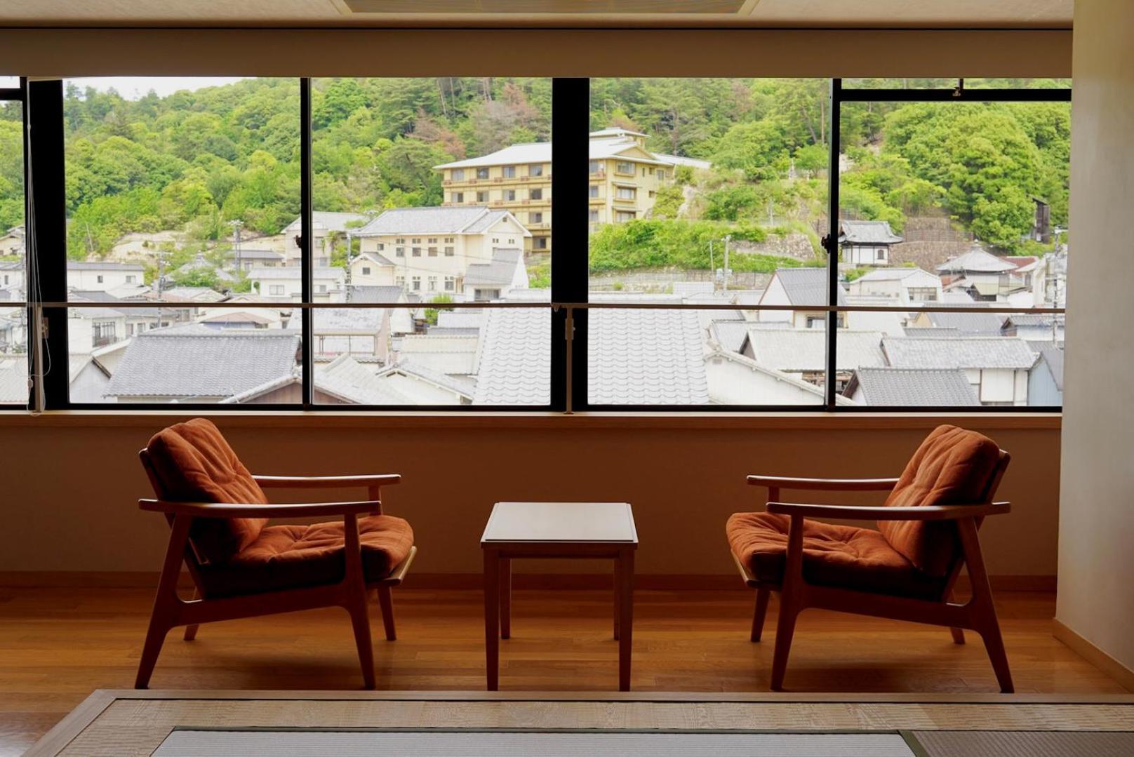 Отель Itsukushima Iroha Хацукаити Экстерьер фото